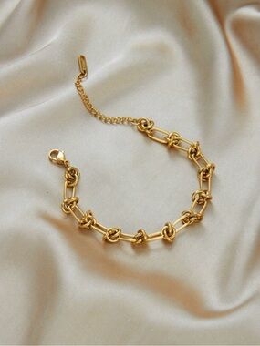 Gold Knot Link Bracelet - Women Jewelry